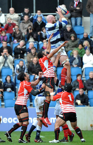 エリック・ルンド選手は飛んでった。