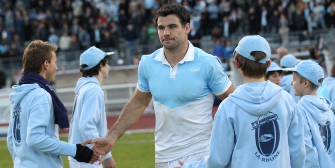 お酒が好きすぎるみたい、残念・・・ さよならマイク・フィリップス選手。