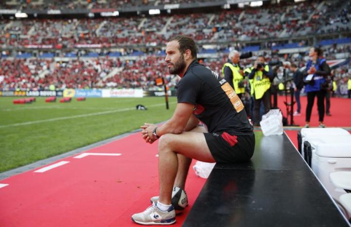 オーストラリアに行く前、フレデリック・ミシャラク選手はベンチからトゥーロンの仲間を見た。